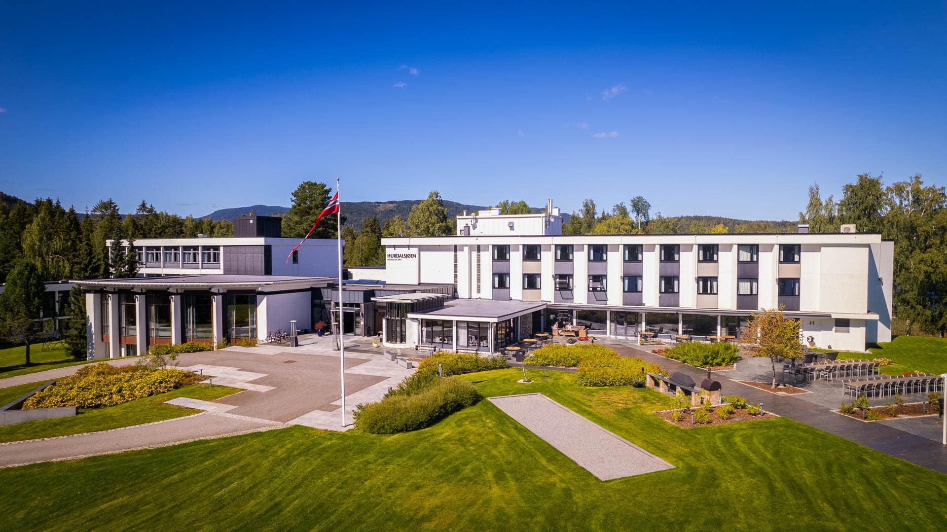 Fasaden på Hurdalsjøen Hotell & Spa ved Hurdalsjøen